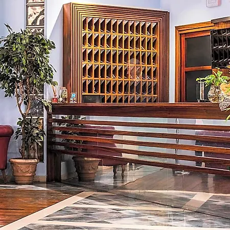 Otel Michelangelo Palace & 4*
