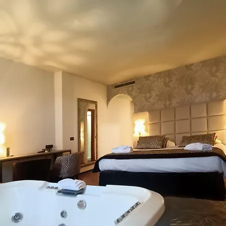 호텔 Michelangelo Palace & 4*