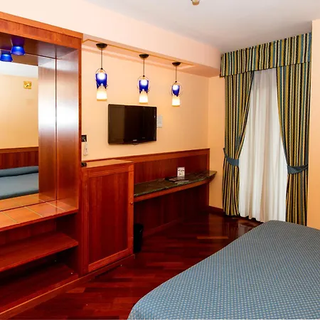 Otel Michelangelo Palace &